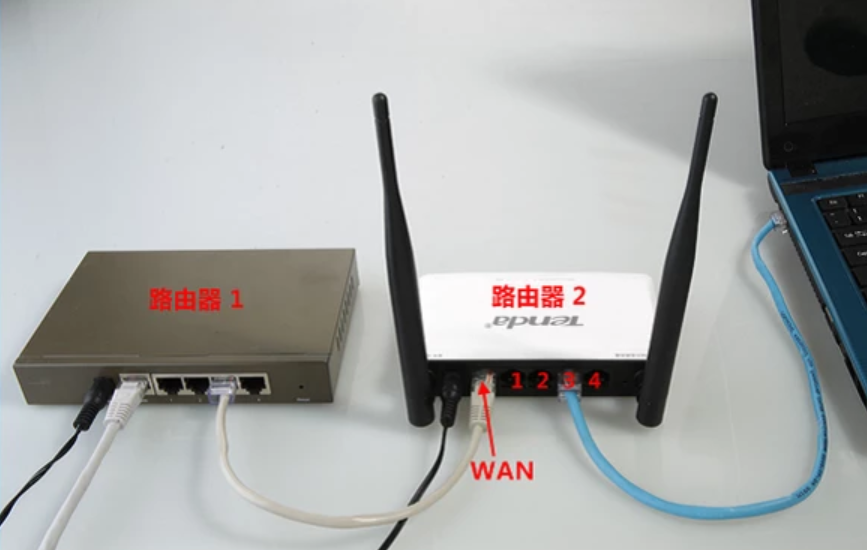 如何连接两个路由器无线上网设置？